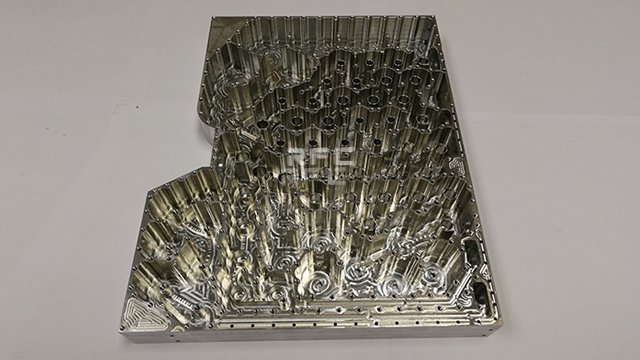 精密零件加工對使用機器設(shè)備有哪些要求？